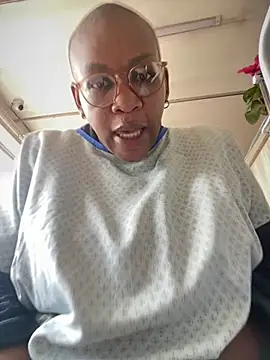Snapshot of Ozimpho chatting on May 19, 2026, 10:00 am Ozimpho online show from May 19, 2026, 10:00 am