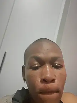 Snapshot of Ozimpho chatting on May 21, 2026, 6:49 pm Ozimpho online show from May 21, 2026, 6:49 pm