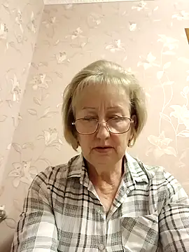 AlikaSwan5821 online show from November 22, 2025, 5:45 pm