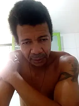 Snapshot of moreno25centimetro chatting on December 20, 2025, 10:40 am moreno25centimetro online show from December 20, 2025, 10:40 am