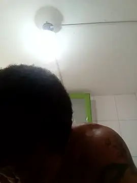 Snapshot of moreno25centimetro chatting on December 15, 2025, 2:45 pm moreno25centimetro online show from December 15, 2025, 2:45 pm