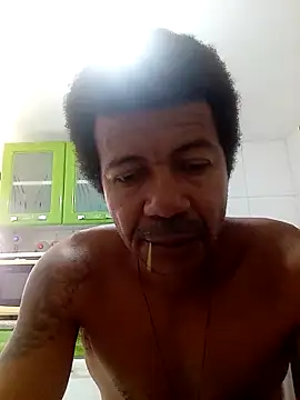 Snapshot of moreno25centimetro chatting on December 19, 2025, 2:30 pm moreno25centimetro online show from December 19, 2025, 2:30 pm