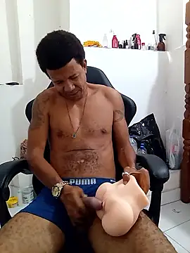 Snapshot of moreno25centimetro chatting on January 15, 2026, 6:22 pm moreno25centimetro online show from January 15, 2026, 6:22 pm