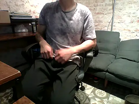 Molly Erik online show from March 2, 2026, 3:29 am