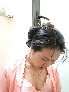 Heulwen-22 online show from September 23, 2025, 1:12 am