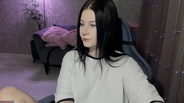 Snapshot of AlinaGreeeen chatting on October 24, 2025, 3:49 am AlinaGreeeen online show from October 24, 2025, 3:49 am