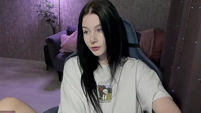 Snapshot of AlinaGreeeen chatting on October 23, 2025, 11:31 am AlinaGreeeen online show from October 23, 2025, 11:31 am