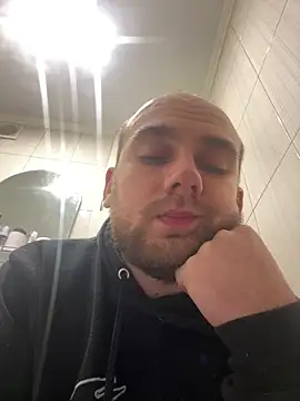 Snapshot of LuckyGirlfriends chatting on February 22, 2026, 6:20 pm LuckyGirlfriends online show from February 22, 2026, 6:20 pm