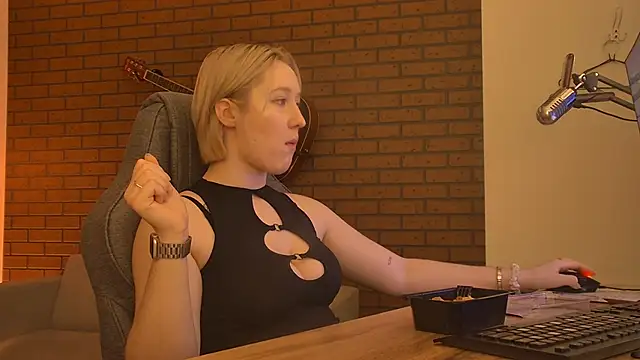 CinBellamy online show from February 15, 2026, 4:46 am