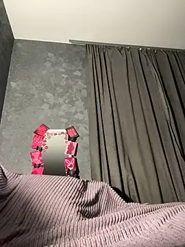 FavoriteKira online show from November 15, 2025, 7:18 pm