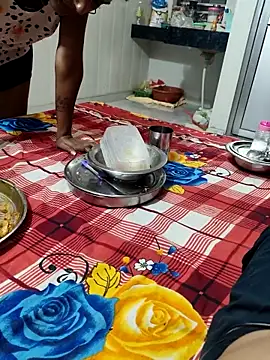 Snapshot of Radhika_01 chatting on October 4, 2025, 5:25 pm Radhika 01 online show from October 4, 2025, 5:25 pm
