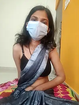 Shivani2002 online show from December 18, 2025, 1:33 am