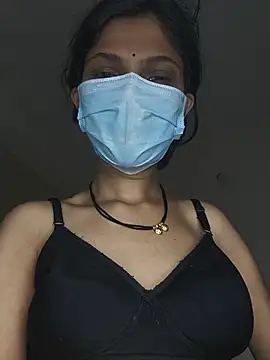 Shivani2002 online show from July 5, 2026, 3:22 am