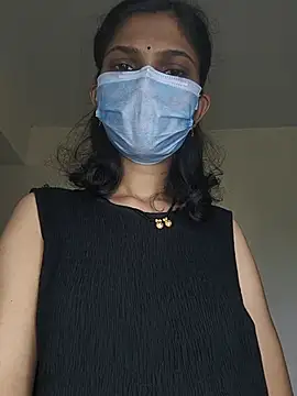 Shivani2002 online show from July 13, 2026, 4:01 am