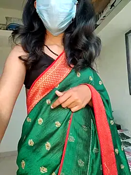 Shivani2002 online show from February 15, 2026, 10:25 am