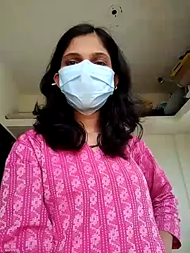 Shivani2002 online show from March 14, 2026, 9:15 am