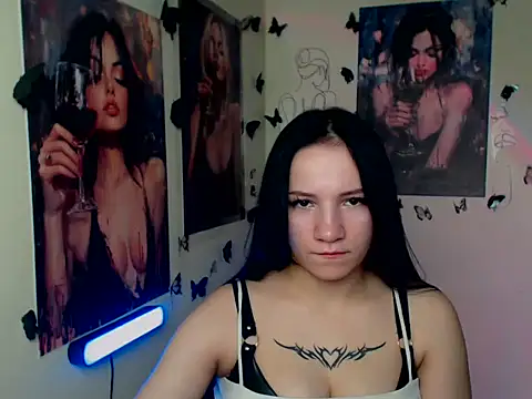 Em7MaA online show from November 28, 2025, 7:14 pm