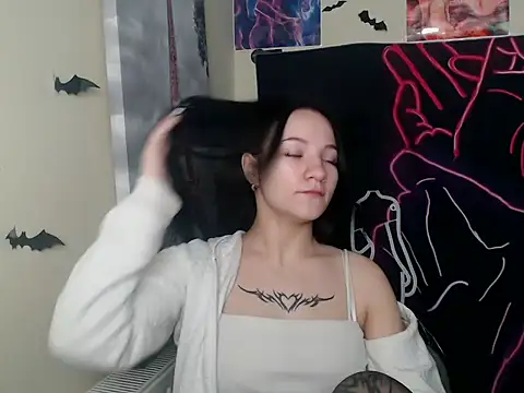 Em7MaA online show from December 3, 2025, 7:08 am