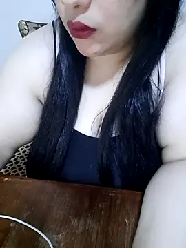 Madam-bezoul- online show from October 28, 2025, 9:58 pm