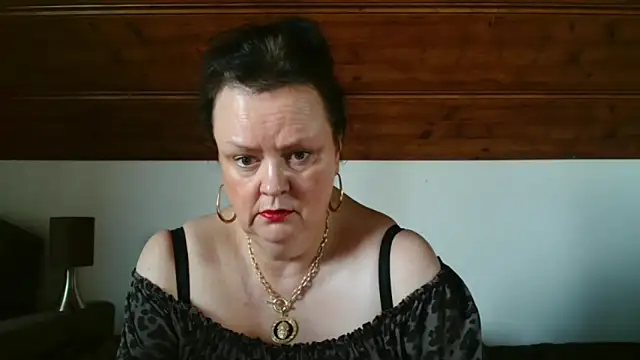 TiffanyMature online show from November 12, 2025, 11:36 am