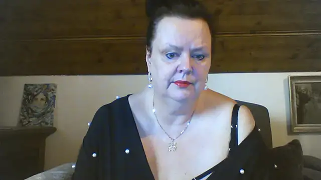 Snapshot of TiffanyMature chatting on April 20, 2026, 8:17 am TiffanyMature online show from April 20, 2026, 8:17 am