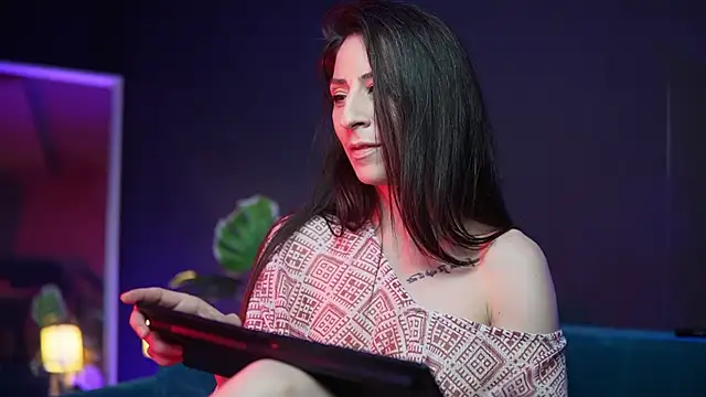 RubyRosa online show from June 17, 2026, 12:11 am