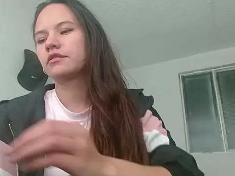 yarafuckass online show from April 16, 2026, 7:25 pm