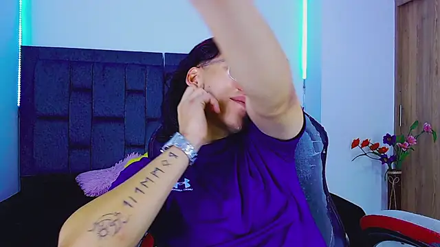 Snapshot of dirty_model chatting on October 17, 2025, 4:05 am dirty model online show from October 17, 2025, 4:05 am