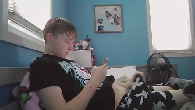 Liam axel35 online show from December 1, 2025, 9:04 pm