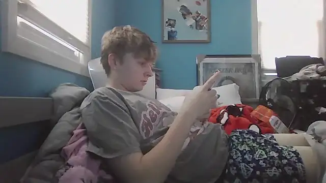 Liam axel35 online show from January 14, 2026, 9:29 pm