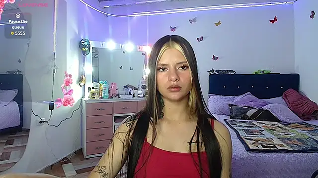 Snapshot of Niicole_0808 chatting on October 22, 2025, 9:24 pm Niicole 0808 online show from October 22, 2025, 9:24 pm