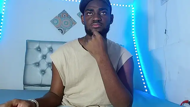 Snapshot of eebony_stallion chatting on November 17, 2025, 6:23 pm eebony stallion online show from November 17, 2025, 6:23 pm