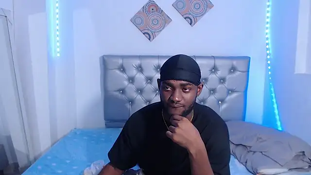 Snapshot of eebony_stallion chatting on November 30, 2025, 3:29 am eebony stallion online show from November 30, 2025, 3:29 am