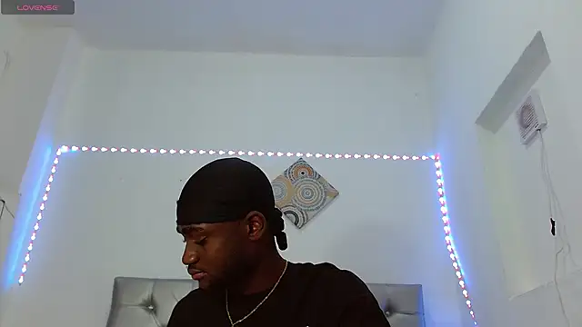 Snapshot of eebony_stallion chatting on November 13, 2025, 6:23 pm eebony stallion online show from November 13, 2025, 6:23 pm