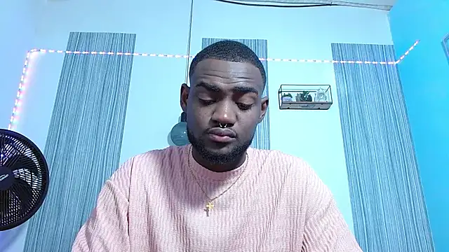 Snapshot of eebony_stallion chatting on October 28, 2025, 3:18 am eebony stallion online show from October 28, 2025, 3:18 am