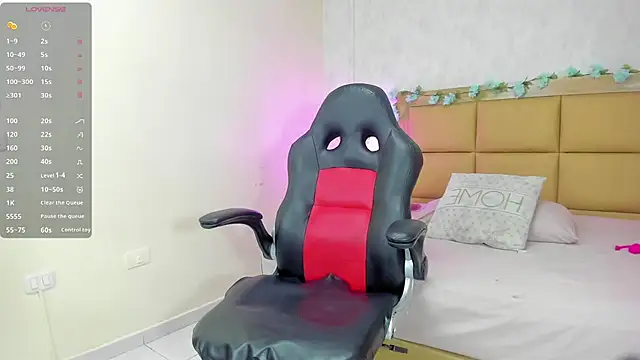 Snapshot of MELISSAROUGE chatting on February 4, 2026, 7:42 pm MELISSAROUGE online show from February 4, 2026, 7:42 pm