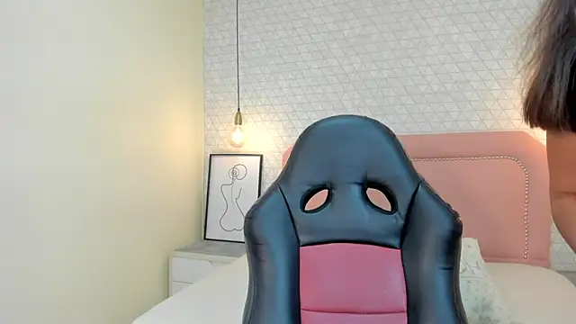 Snapshot of MELISSAROUGE chatting on February 25, 2026, 1:00 pm MELISSAROUGE online show from February 25, 2026, 1:00 pm