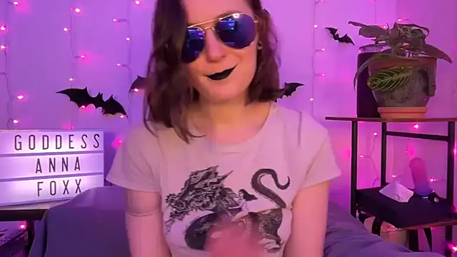 mistressannafoxx online show from December 4, 2025, 9:47 pm