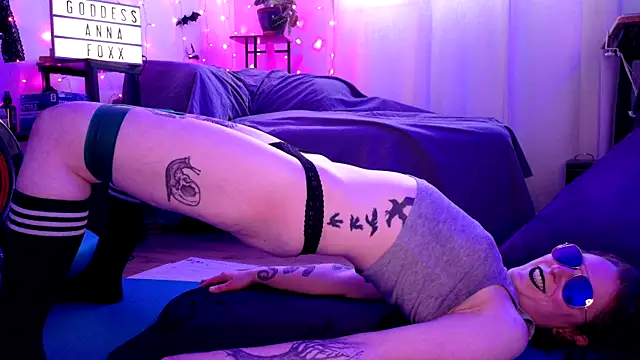 mistressannafoxx online show from March 11, 2026, 12:15 am