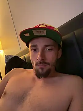 Snapshot of OscarBrow chatting on February 2, 2026, 1:04 am OscarBrow online show from February 2, 2026, 1:04 am