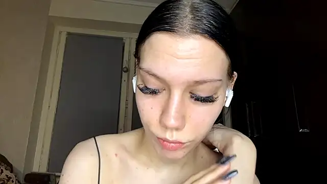 Snapshot of AlfredaBillegas chatting on September 24, 2025, 8:37 pm AlfredaBillegas online show from September 24, 2025, 8:37 pm