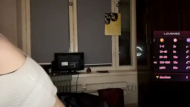 Snapshot of AlfredaBillegas chatting on October 11, 2025, 6:42 pm AlfredaBillegas online show from October 11, 2025, 6:42 pm