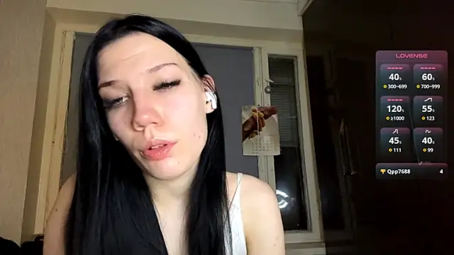 Snapshot of AlfredaBillegas chatting on September 29, 2025, 6:24 pm AlfredaBillegas online show from September 29, 2025, 6:24 pm