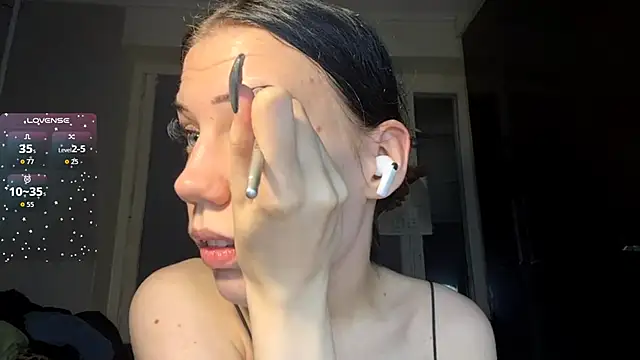 Snapshot of AlfredaBillegas chatting on September 20, 2025, 8:14 pm AlfredaBillegas online show from September 20, 2025, 8:14 pm