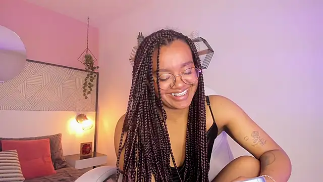 Terry ebony online show from October 22, 2025, 4:56 am