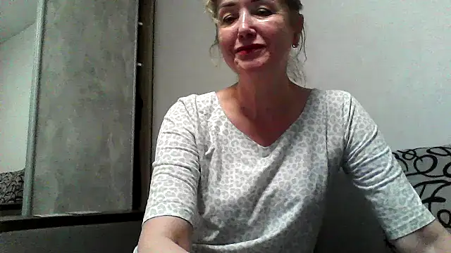 IrynaMolbertx online show from January 15, 2026, 3:37 pm