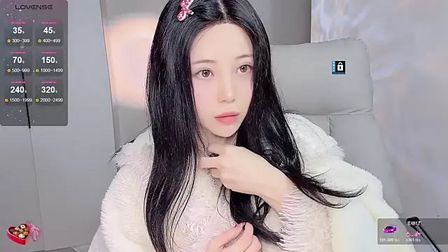 Amy-i online show from February 14, 2026, 6:41 pm