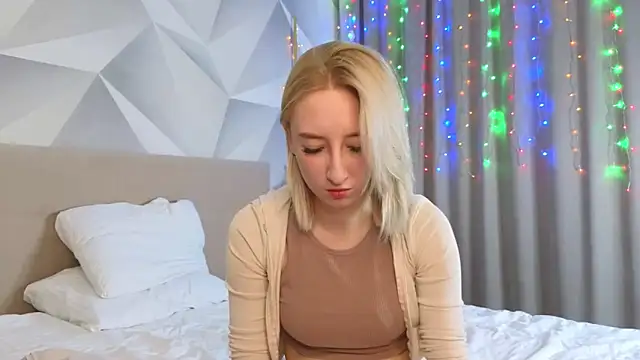 JodeeThu online show from December 19, 2025, 5:32 am