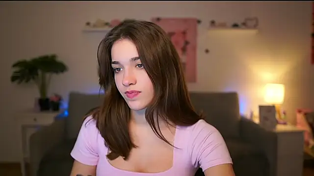 kissie cat online show from December 16, 2025, 7:29 pm