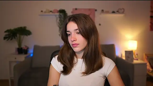 kissie cat online show from December 19, 2025, 3:14 pm